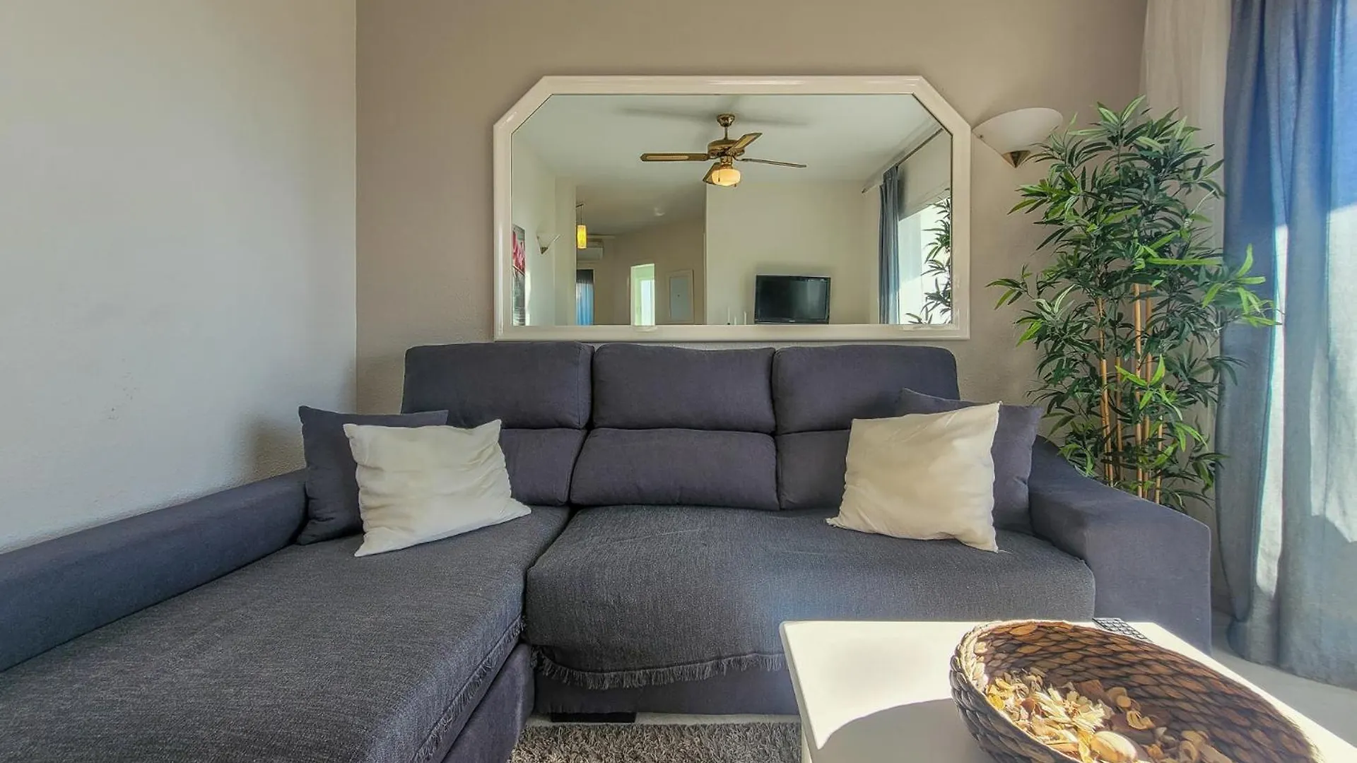 ☆Cozy 2Br Apt. With Sea Views Wifi/Ac/Parking Sitio de Calahonda