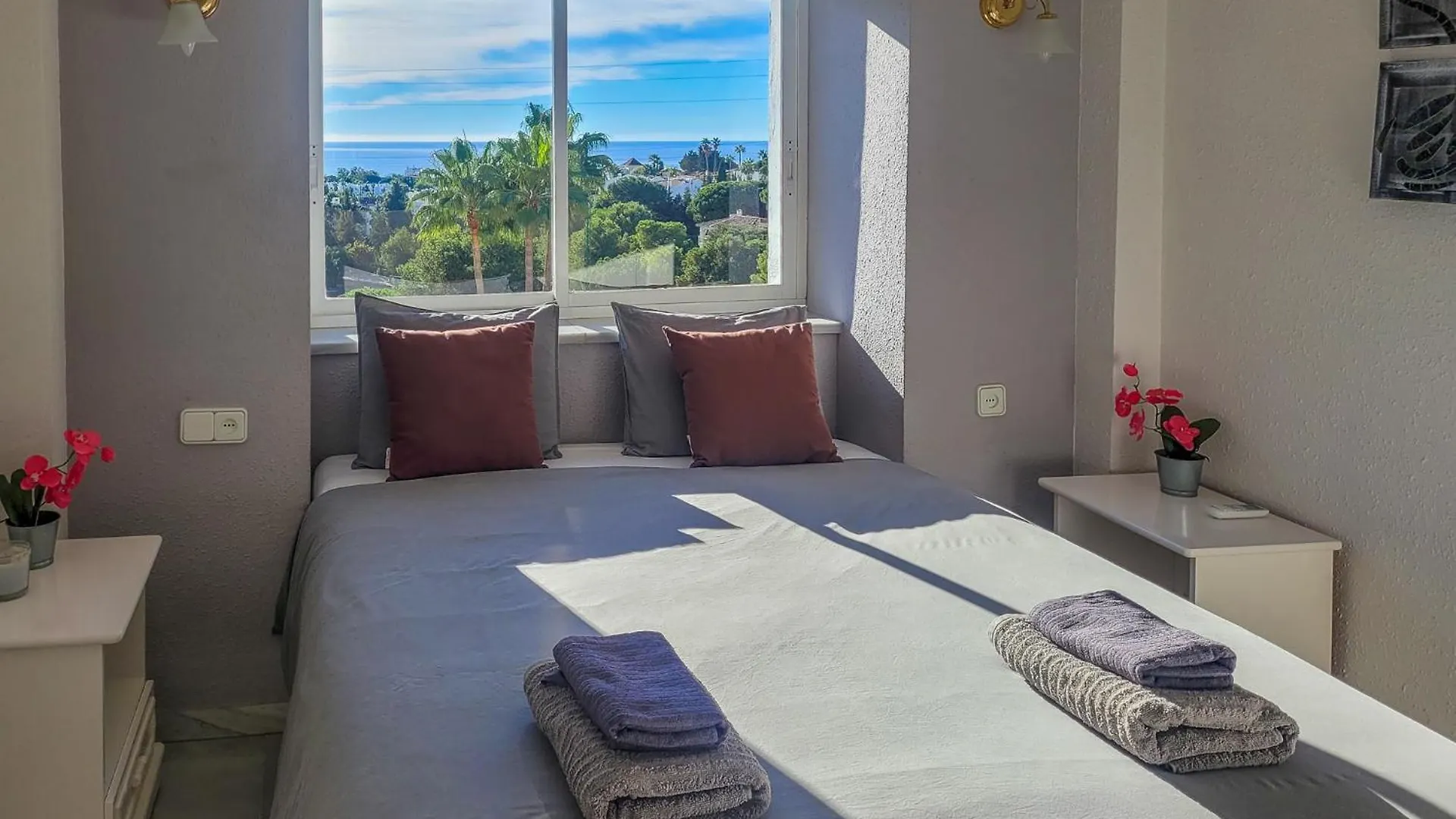 Apartment ☆Cozy 2Br Apt. With Sea Views Wifi/Ac/Parking Sitio de Calahonda