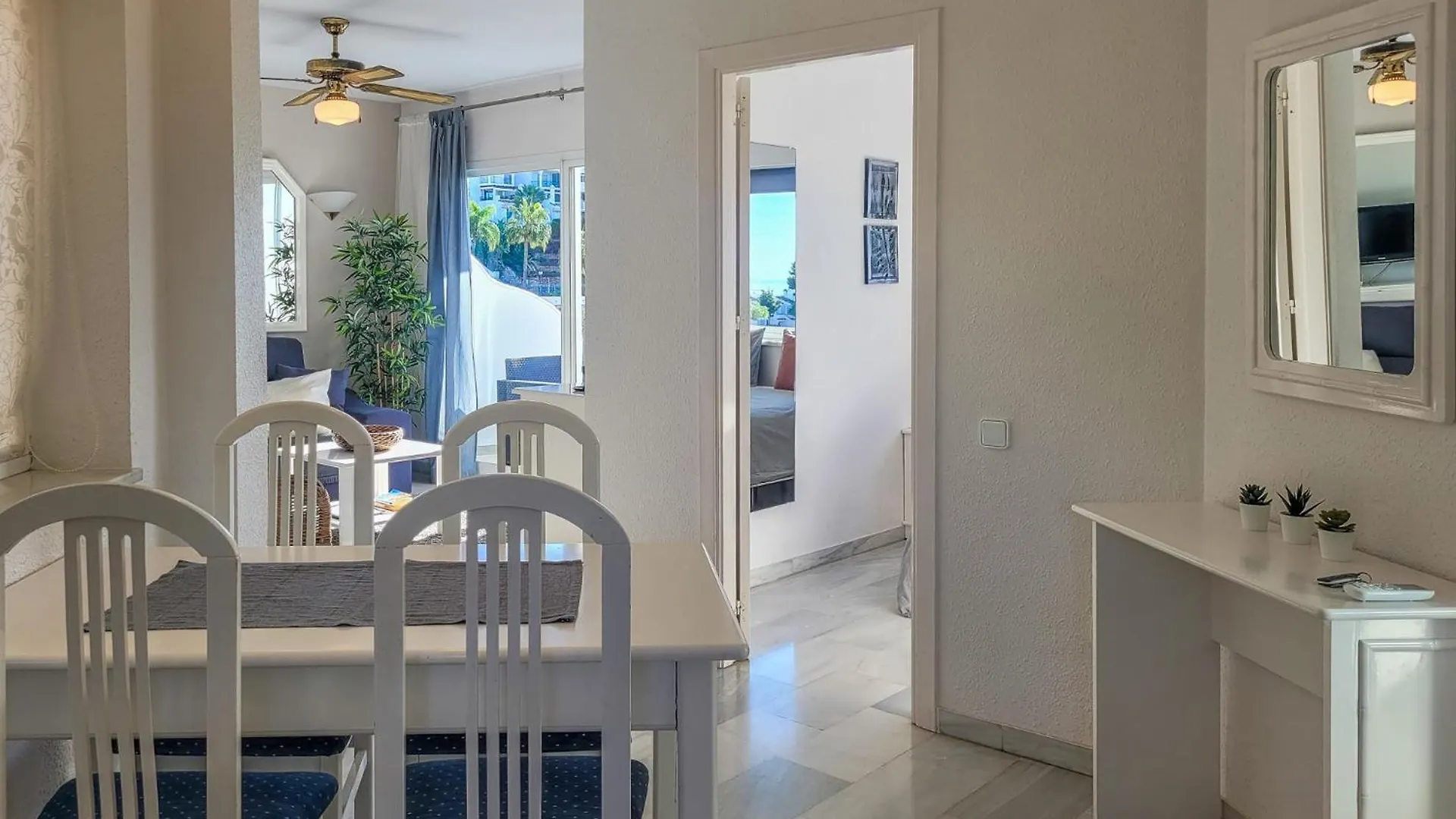 ☆Cozy 2Br Apt. With Sea Views Wifi/Ac/Parking Sitio de Calahonda 0*,