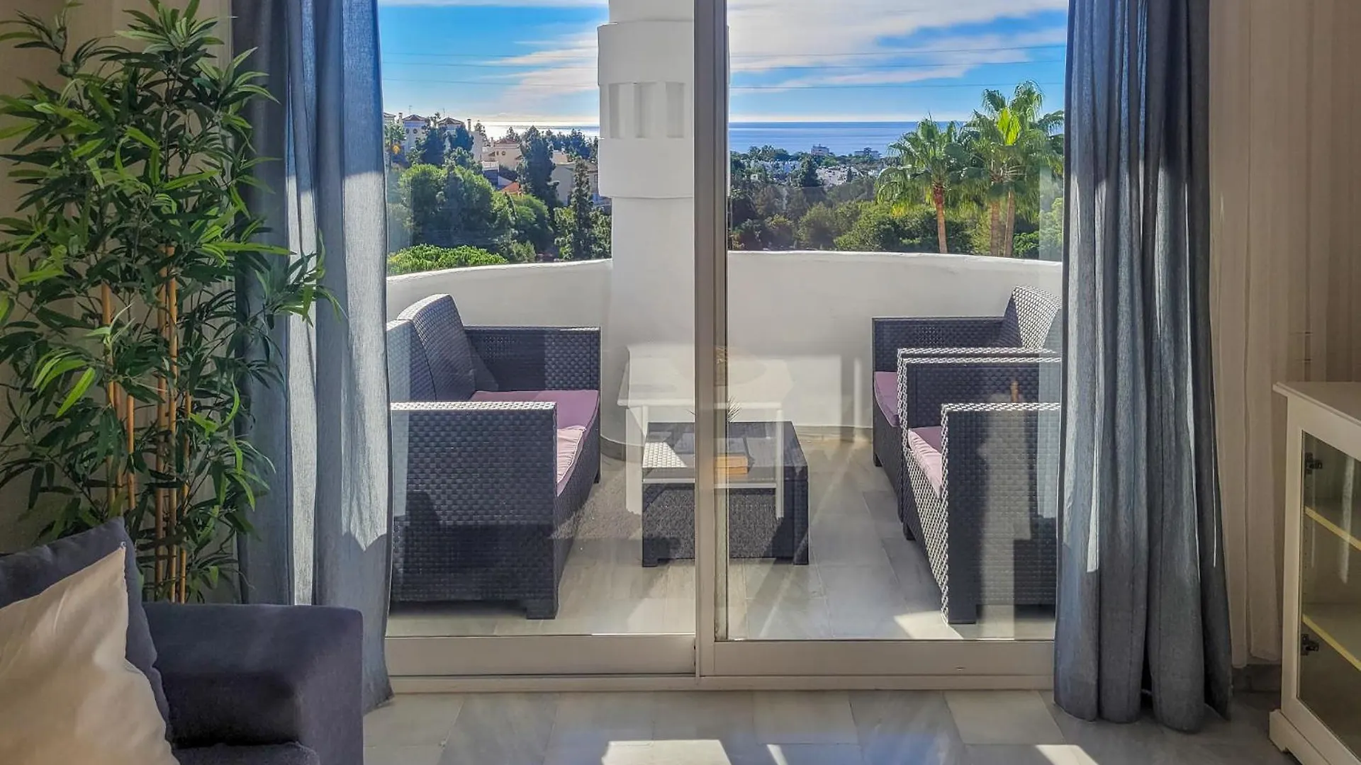Apartment ☆Cozy 2Br Apt. With Sea Views Wifi/Ac/Parking Sitio de Calahonda